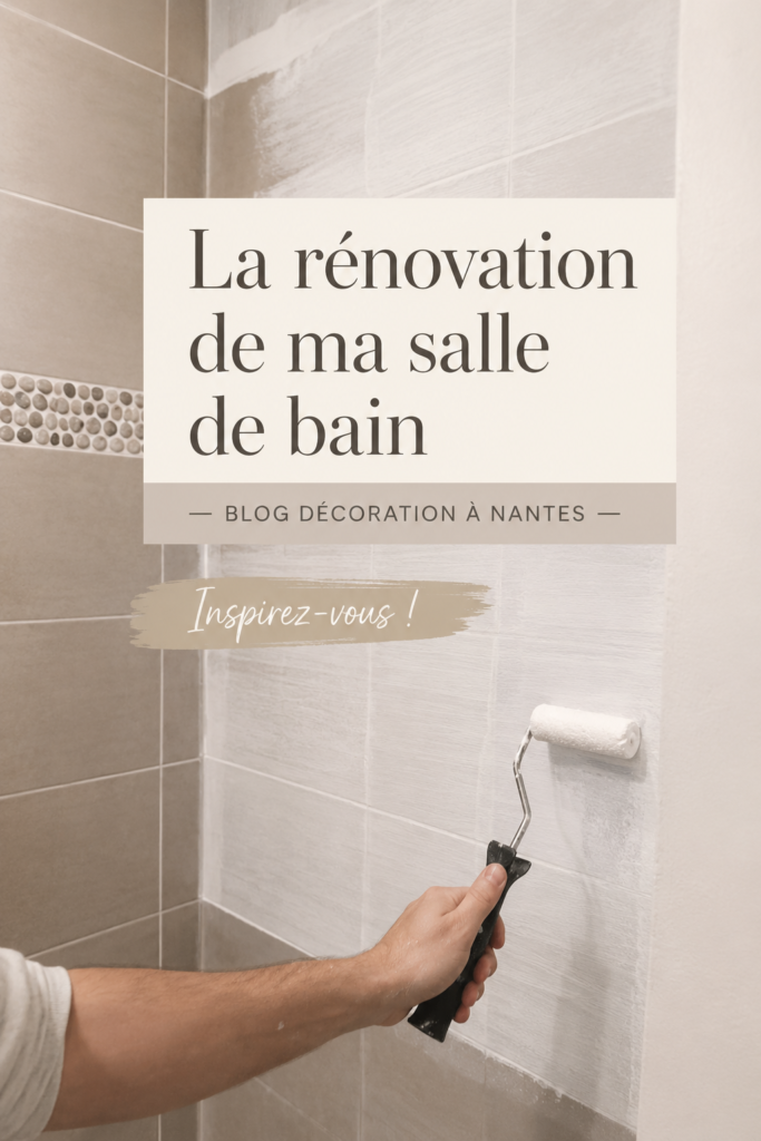 Salle de bain moderne avec carreaux élégants et meuble pratique