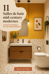 Salle de bains mid-century moderne avec carrelage coloré et meubles en bois clair.