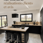 Modèle de cuisine sur mesure moderne, design élégant avec rangement personnalisable.
